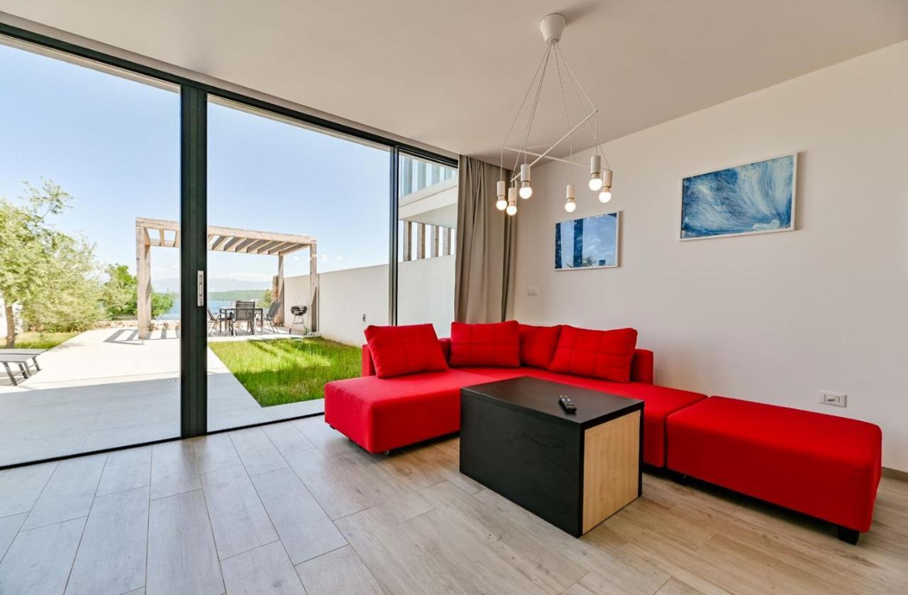 Apartment Flori With Sea View Malinska Eksteriør bilde
